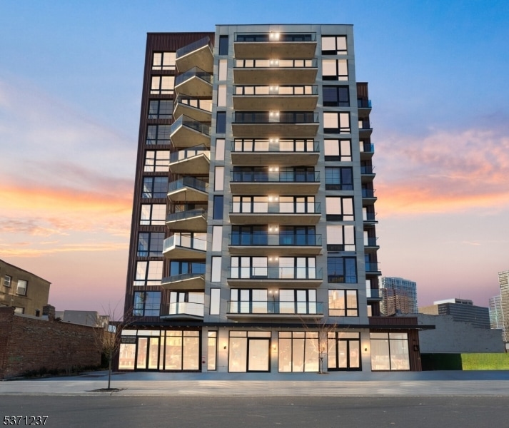 65 Mcwhorter St unit 201, Newark, NJ 07105 - photo 1