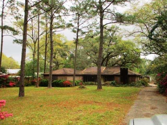 913 Pace Pkwy, Mobile, AL 36693 - photo 1