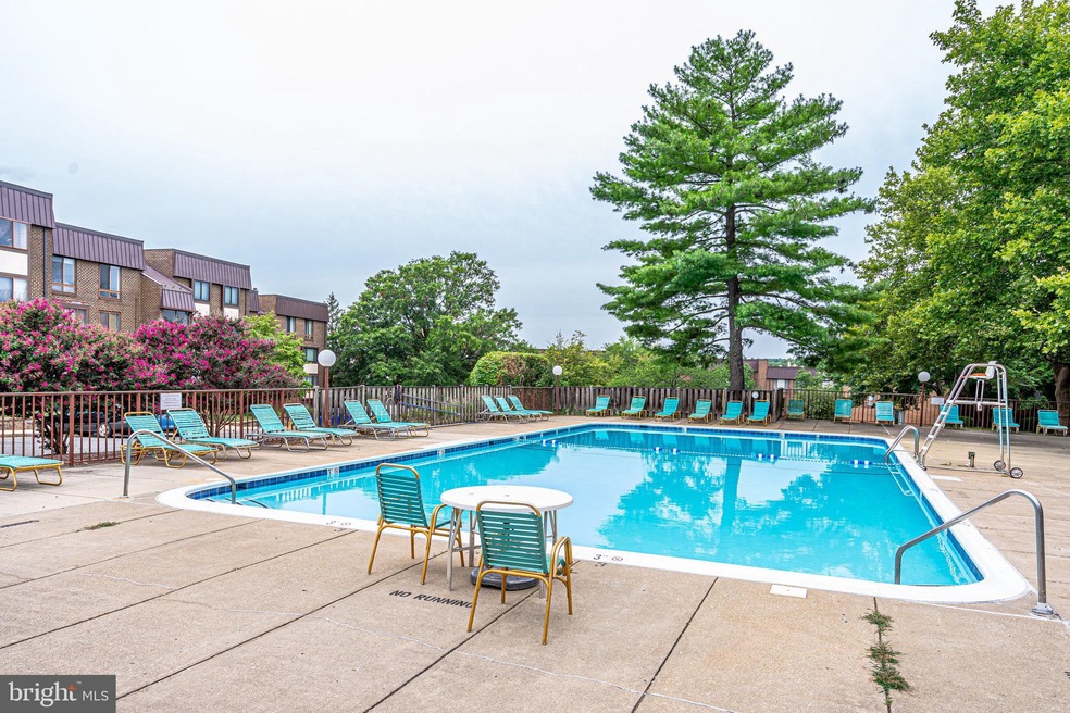 112 Roberts Ln unit 401, Alexandria, VA 22314 - photo 1