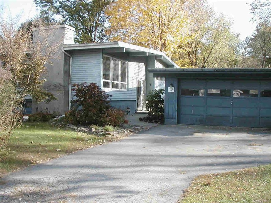 18 Exeter Rd, Poughkeepsie, NY 12603 - photo 1