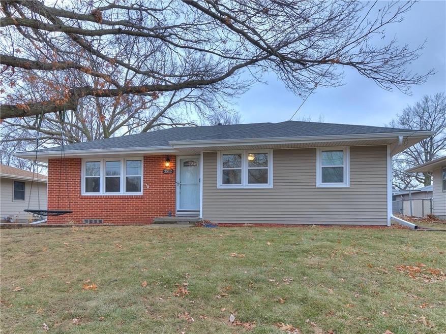 3512 Brinkwood Rd, Des Moines, IA 50310 - photo 1