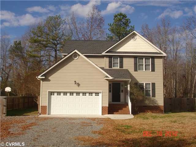 1040 Bagby St, West Point, VA 23181 - photo 1