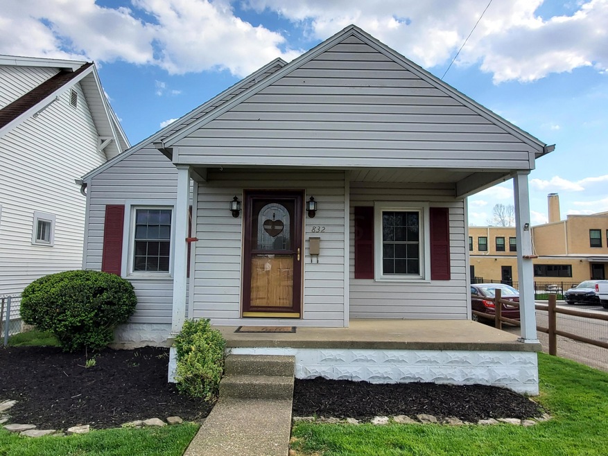 832 E Mulberry St, Lancaster, OH 43130 - photo 1