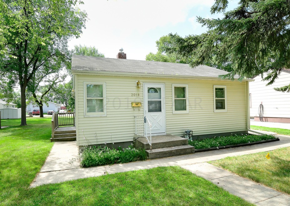 2019 1st Ave N