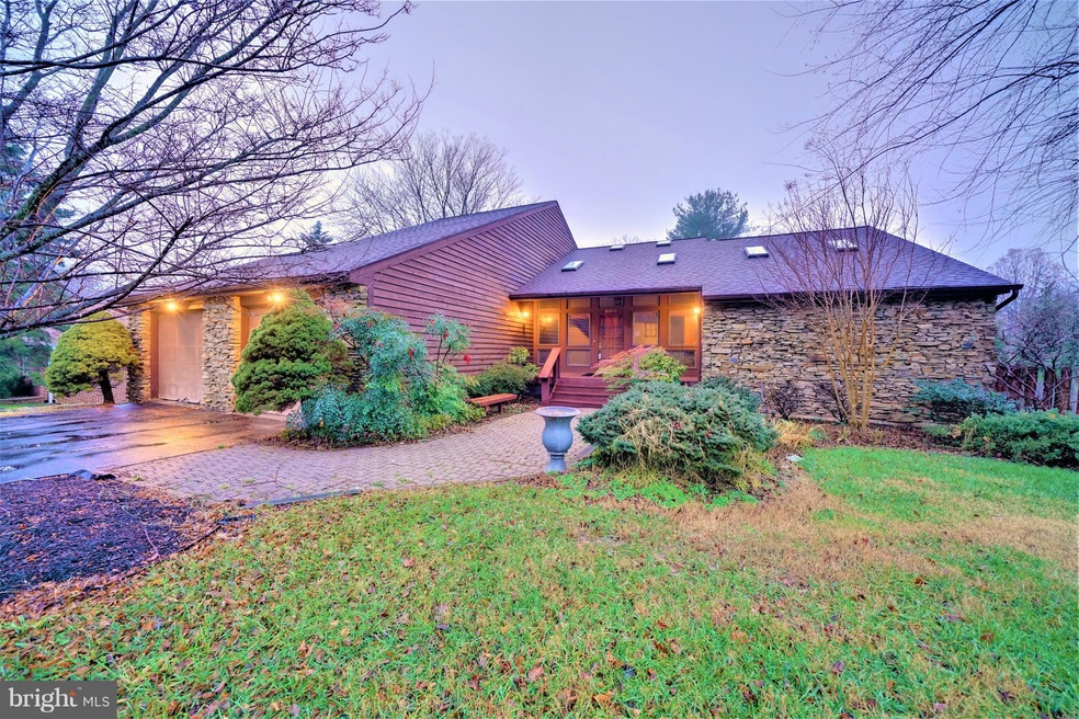 8512 Pineway Dr, Laurel, MD 20723 - photo 1