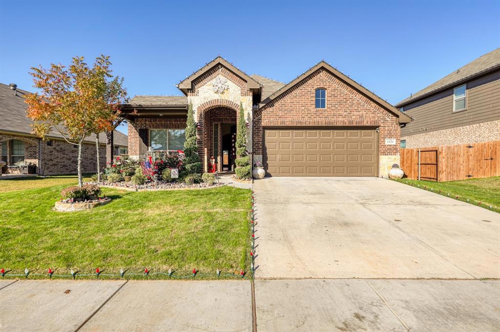 2516 Weatherford Heights Dr, Weatherford, TX 76087 - photo 1