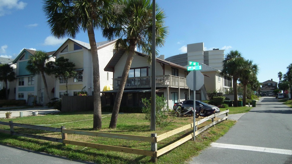 1721 2nd St S unit A, Jacksonville Beach, FL 32250 - photo 1
