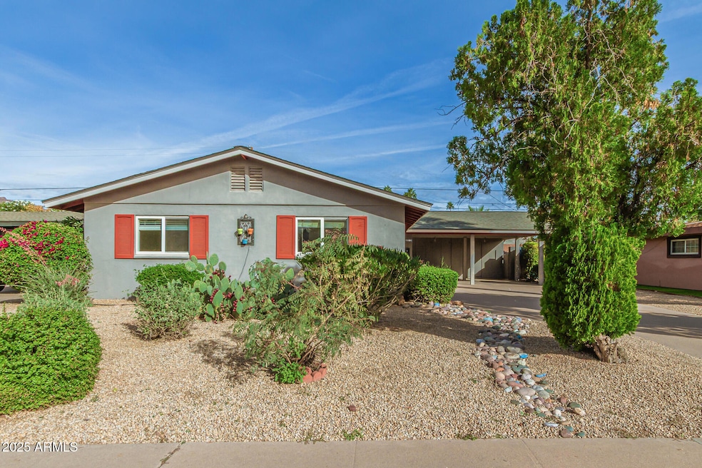 6912 E Monterey Way, Scottsdale, AZ 85251 - photo 1