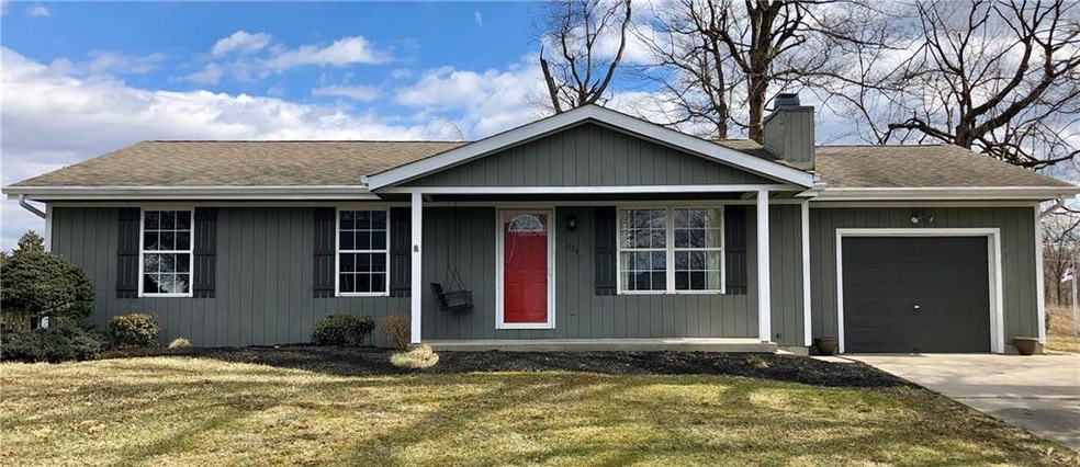 334 Whippoorwill Dr, Batesville, IN 47006 - photo 1