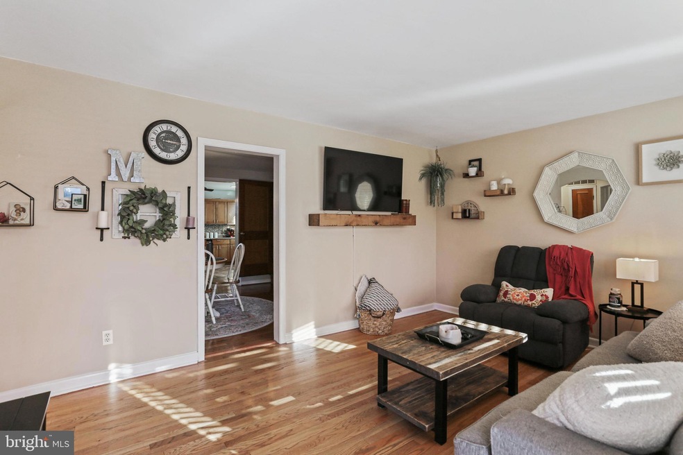 5509 Heatherwood Rd, Halethorpe, MD 21227 - photo 1