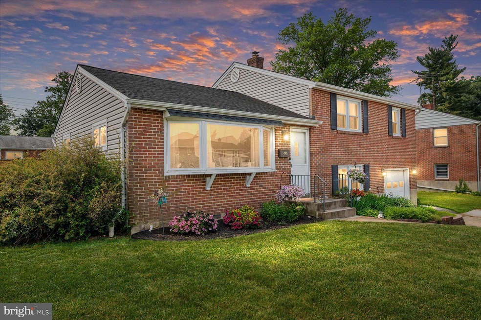 607 Wallerson Rd, Catonsville, MD 21228 - photo 1