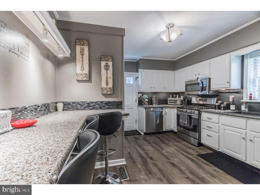 207 S Line St, Lansdale, PA 19446 - photo 1