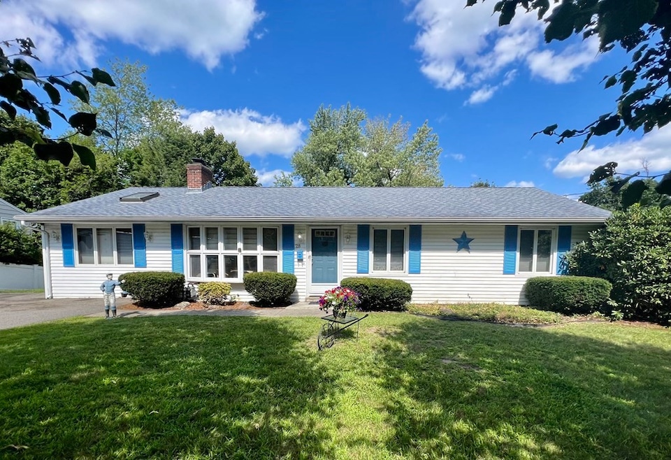 28 Oneida Ave, Worcester, MA 01606 - photo 1