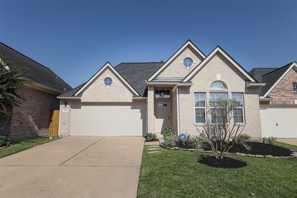 15819 Pleasant Green Cir, Tomball, TX 77377 - photo 1