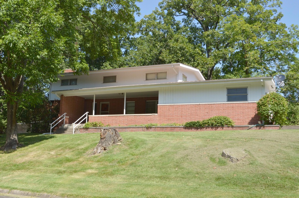 Front view - Faces South