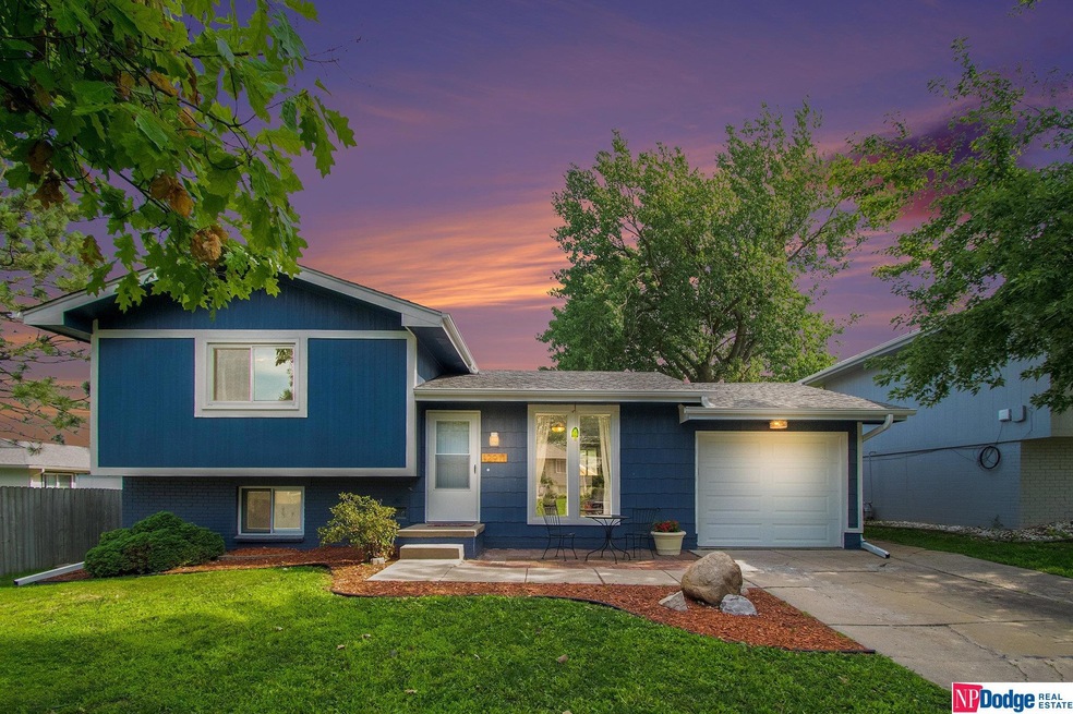 12911 Browne St, Omaha, NE 68164 - photo 1