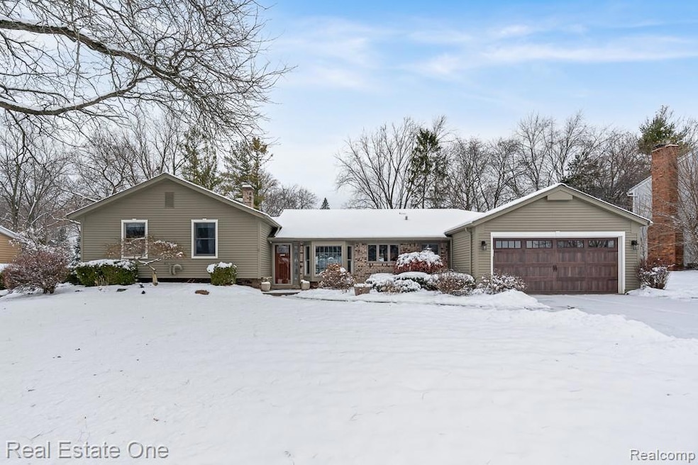 732 Rutgers Rd, Rochester Hills, MI 48309 - photo 1