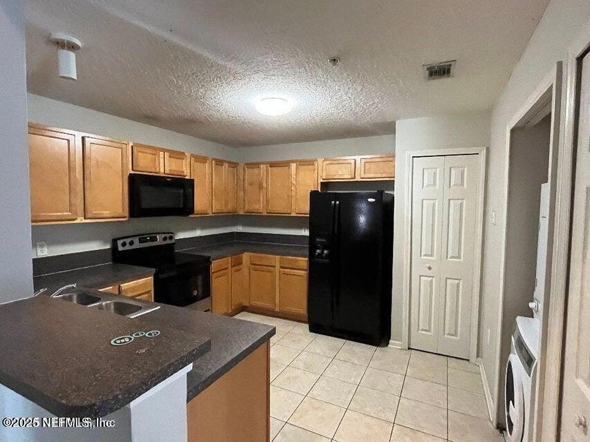 Spacious Fully Equipped Kitchen