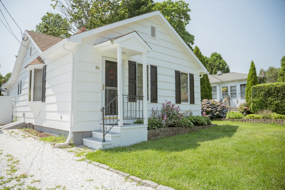 84 Spencer Ave, Guilford, CT 06437 - photo 1