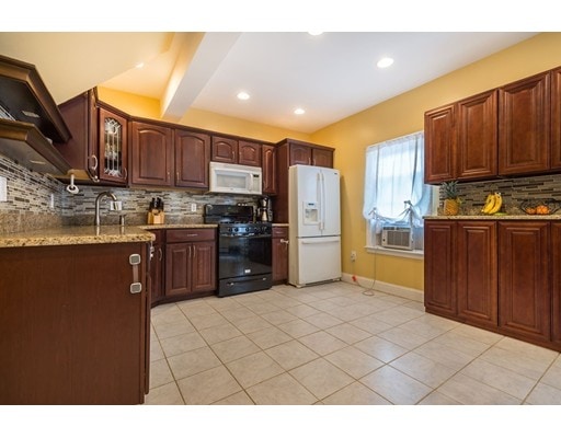 82 Hurd Ave, Saugus, MA 01906 - photo 1