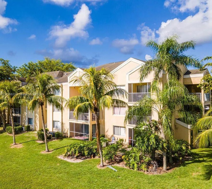 5720 Rock Island Rd unit 390, Tamarac, FL 33319 - photo 1