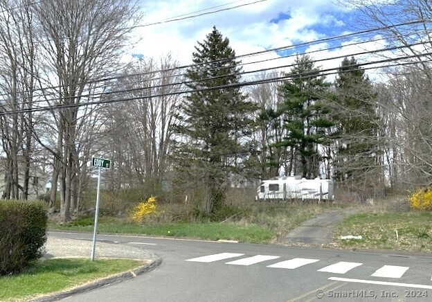 570 Buckingham St, Oakville, CT 06779 - photo 1