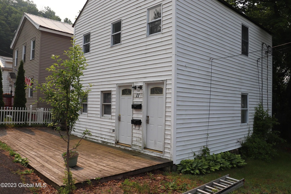11 Mechanic St, Troy, NY 12180 - photo 1