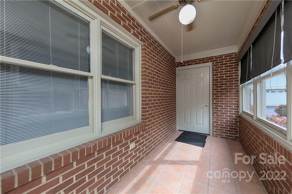 629 Davie Ave, Statesville, NC 28677 - photo 1