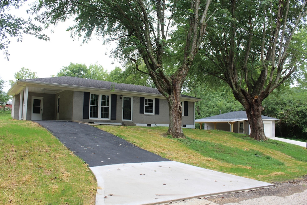 70 Pond St, Tennessee Ridge, TN 37178 - photo 1