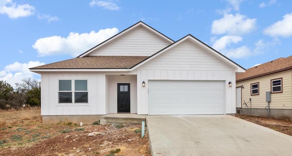 104 Arrow Point, Fredericksburg, TX 78624 - photo 1