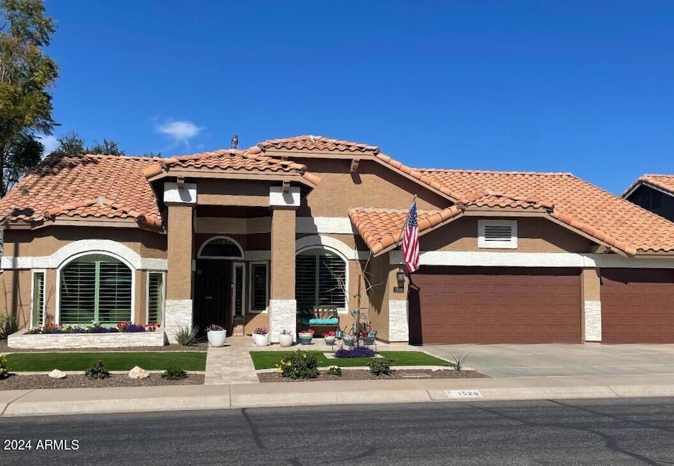 1526 W Devon Dr unit 2, Gilbert, AZ 85233 - photo 1