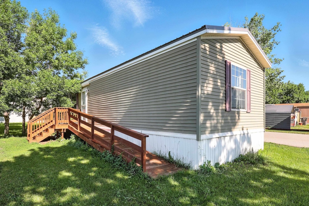 9501 Diamond t Cir, Summerset, SD 57718 - photo 1