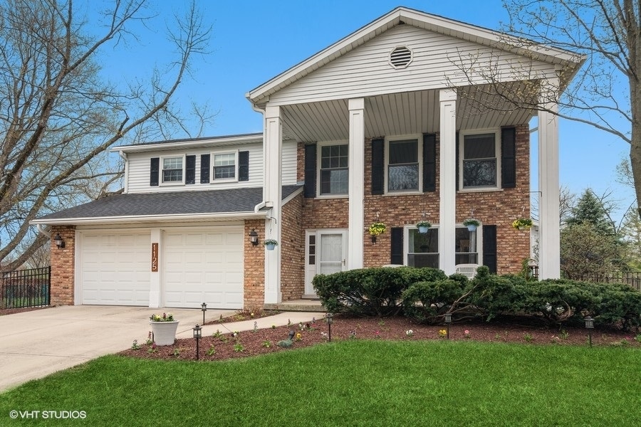 1125 Huntleigh Dr, Naperville, IL 60540 - photo 1