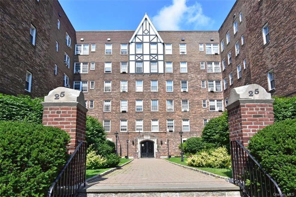 25 Parkview Ave unit 3-D, Bronxville, NY 10708 - photo 1