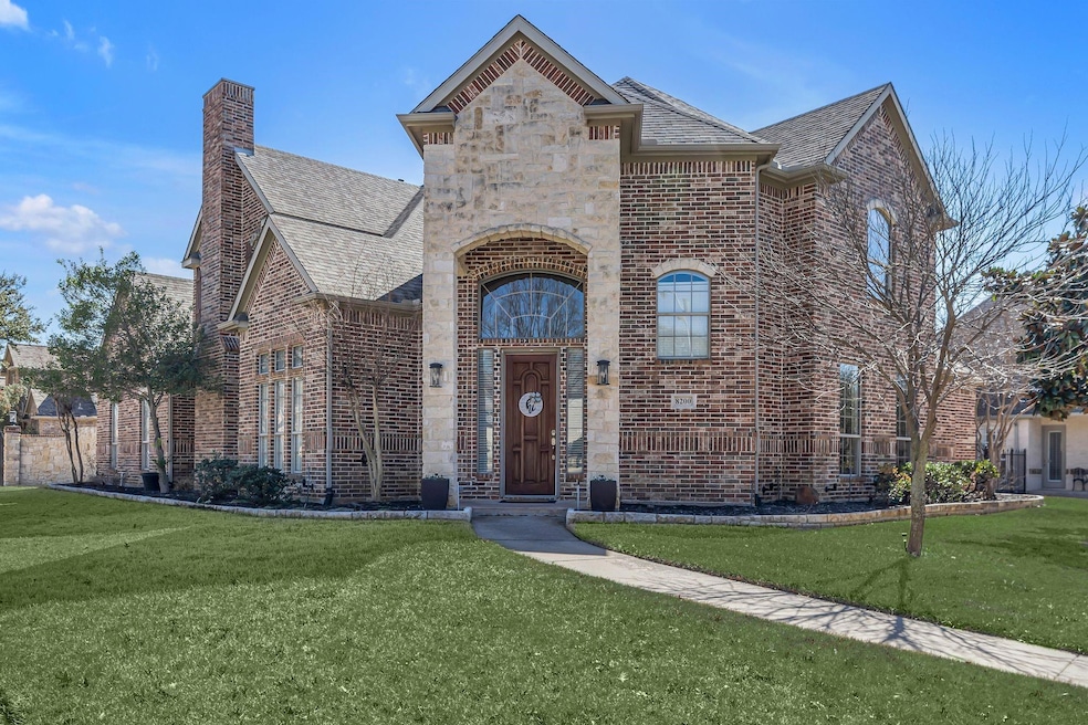 8200 Thornwood Dr, North Richland Hills, TX 76182 - photo 1