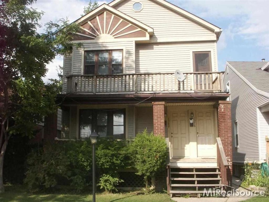 1380 Wayburn St, Grosse Pointe, MI 48230 - photo 1