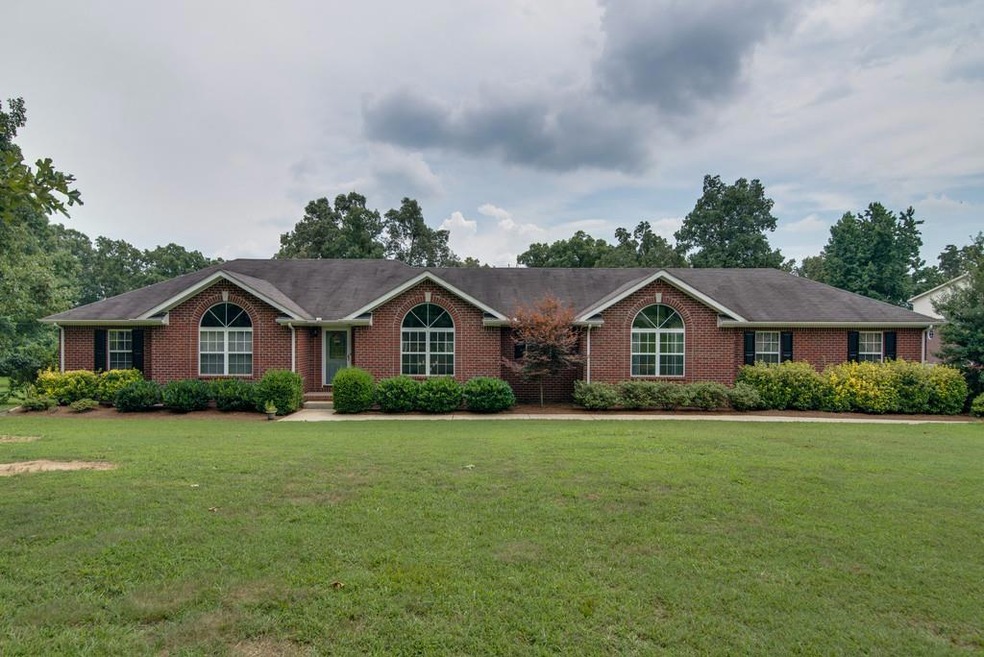 475 Old Pond Ln, Dickson, TN 37055 - photo 1