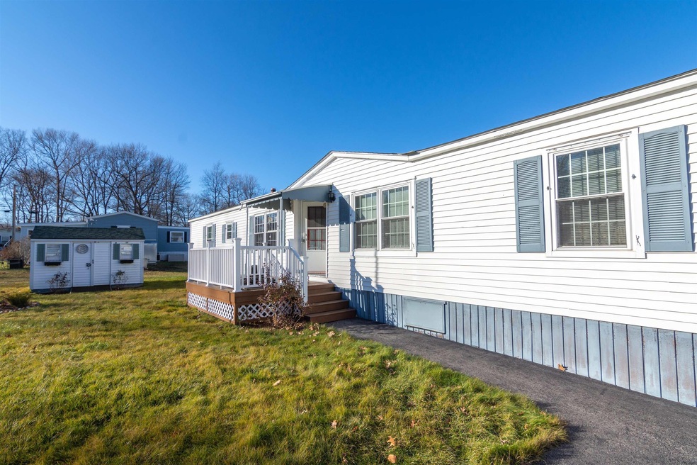 86 Silver St, Seabrook, NH 03874 - photo 1