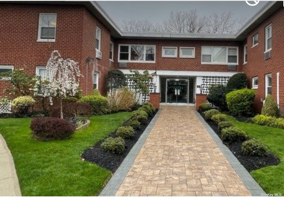 1 Rosalind Place unit 2G, Lawrence, NY 11559 - photo 1