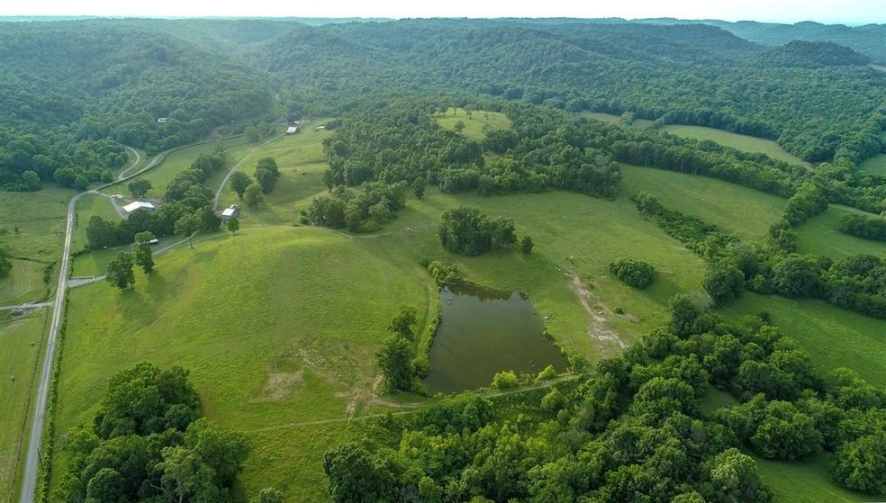 Incredible 95 acre farm in a beautiful Middle Tennessee setting