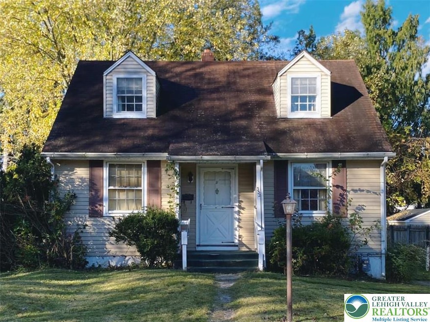 332 Cedar Rd, Hellertown, PA 18055 - photo 1