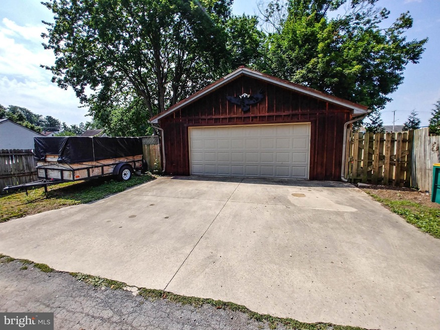 363 Lortz Ave, Chambersburg, PA 17201 - photo 1