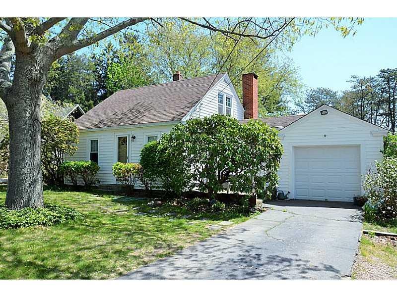 30 Railroad Ave, Saunderstown, RI 02874 - photo 1