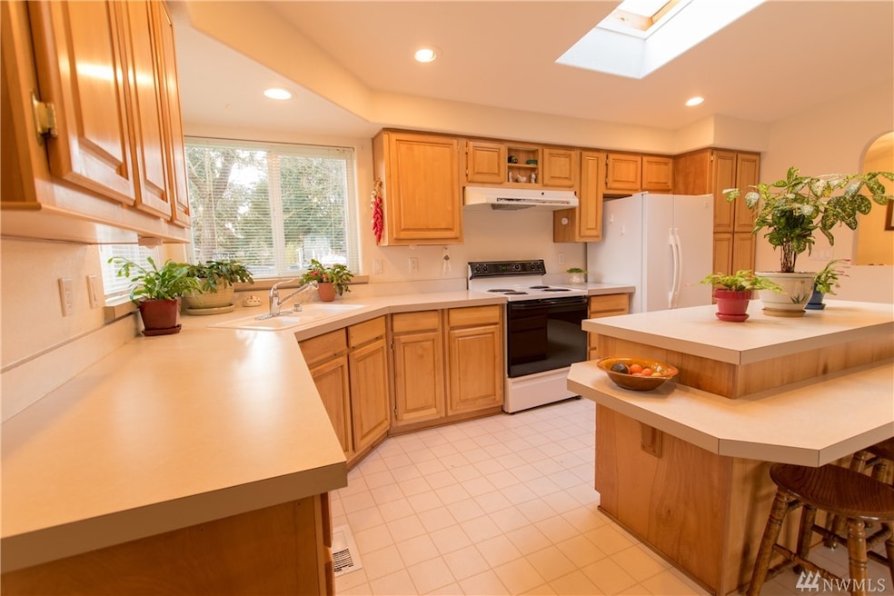 8716 Whitewood Loop SE, Yelm, WA 98597 - photo 1