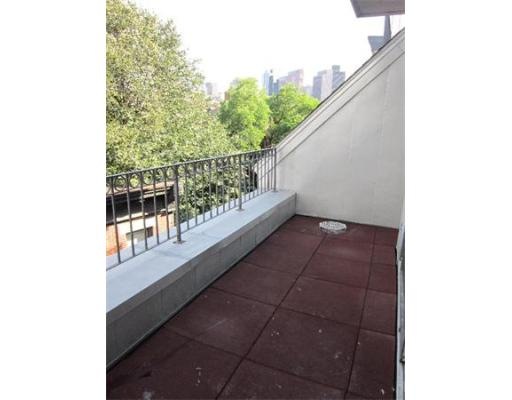 16 Greenough Ln unit PHC, Boston, MA 02113 - photo 1