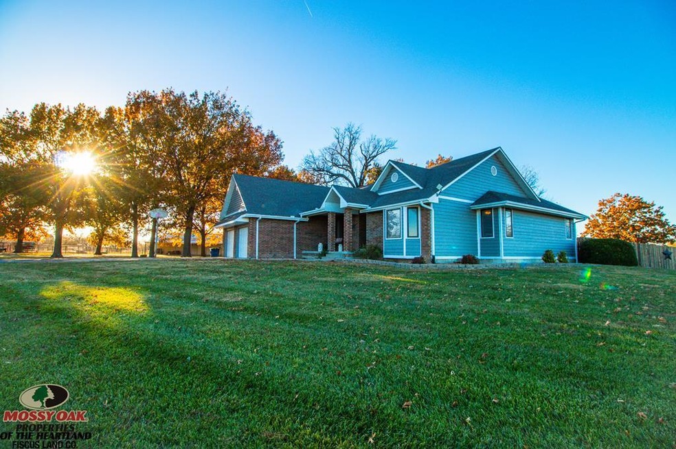 19008 U S 59, Parsons, KS 67357 - photo 1