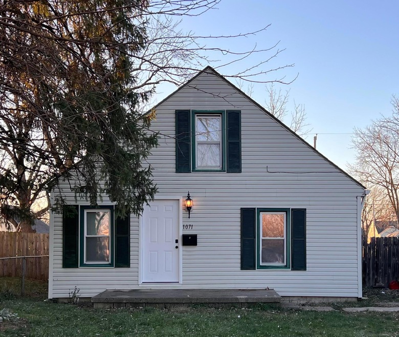1071 Whitethorne Ave, Columbus, OH 43223 - photo 1