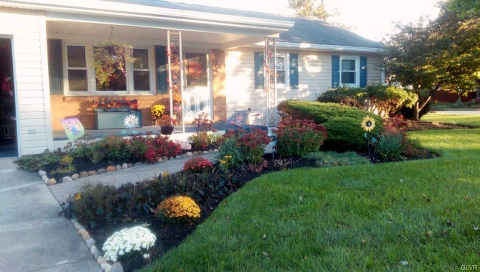 837 Flexer Ave, Allentown, PA 18103 - photo 1