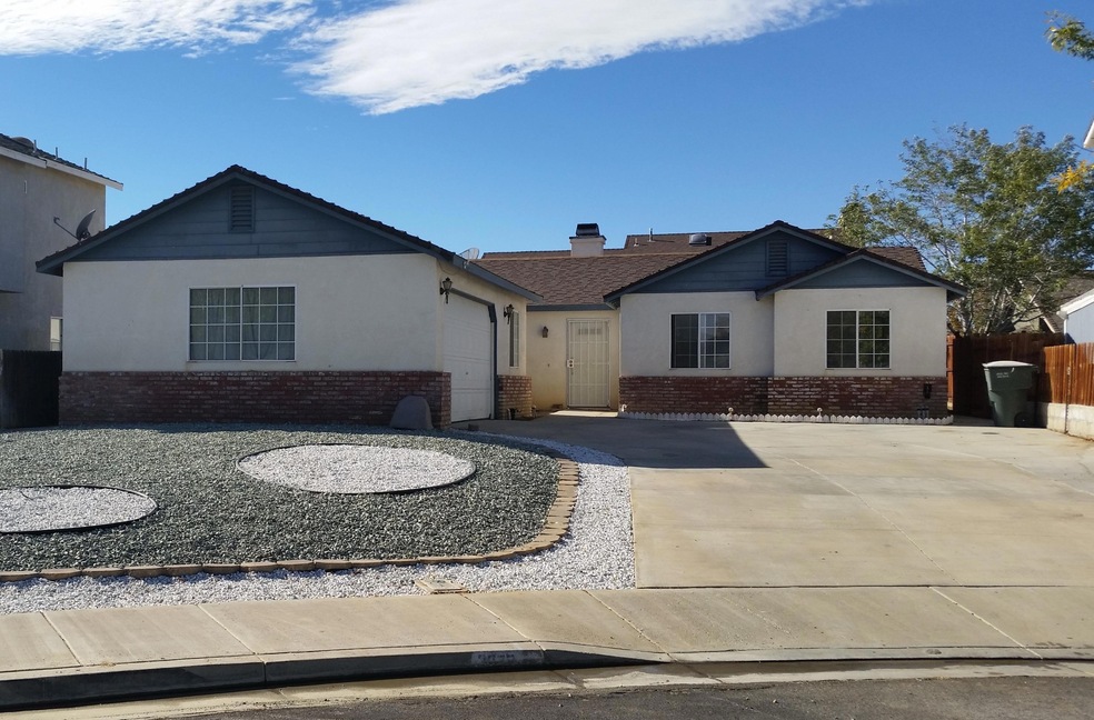 3279 Slate St, Rosamond, CA 93560 - photo 1