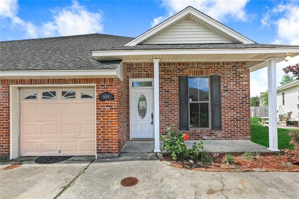 604 W Howze Beach Rd unit 14-B, Slidell, LA 70458 - photo 1